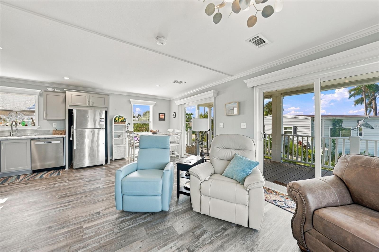 734 BLACKBURN BLVD — photo 11