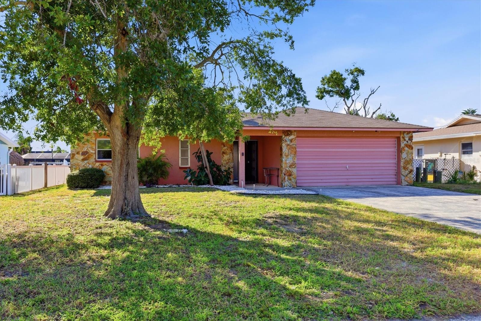 13625 VERONICA DR — photo 3