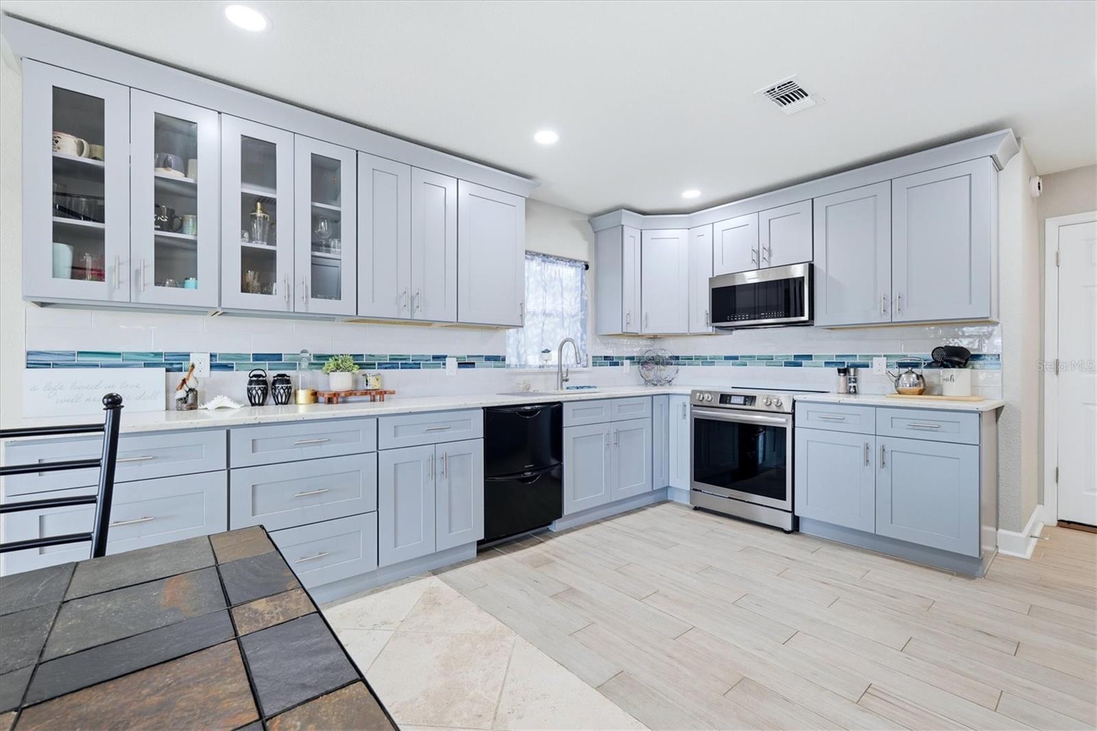 13625 VERONICA DR — photo 19