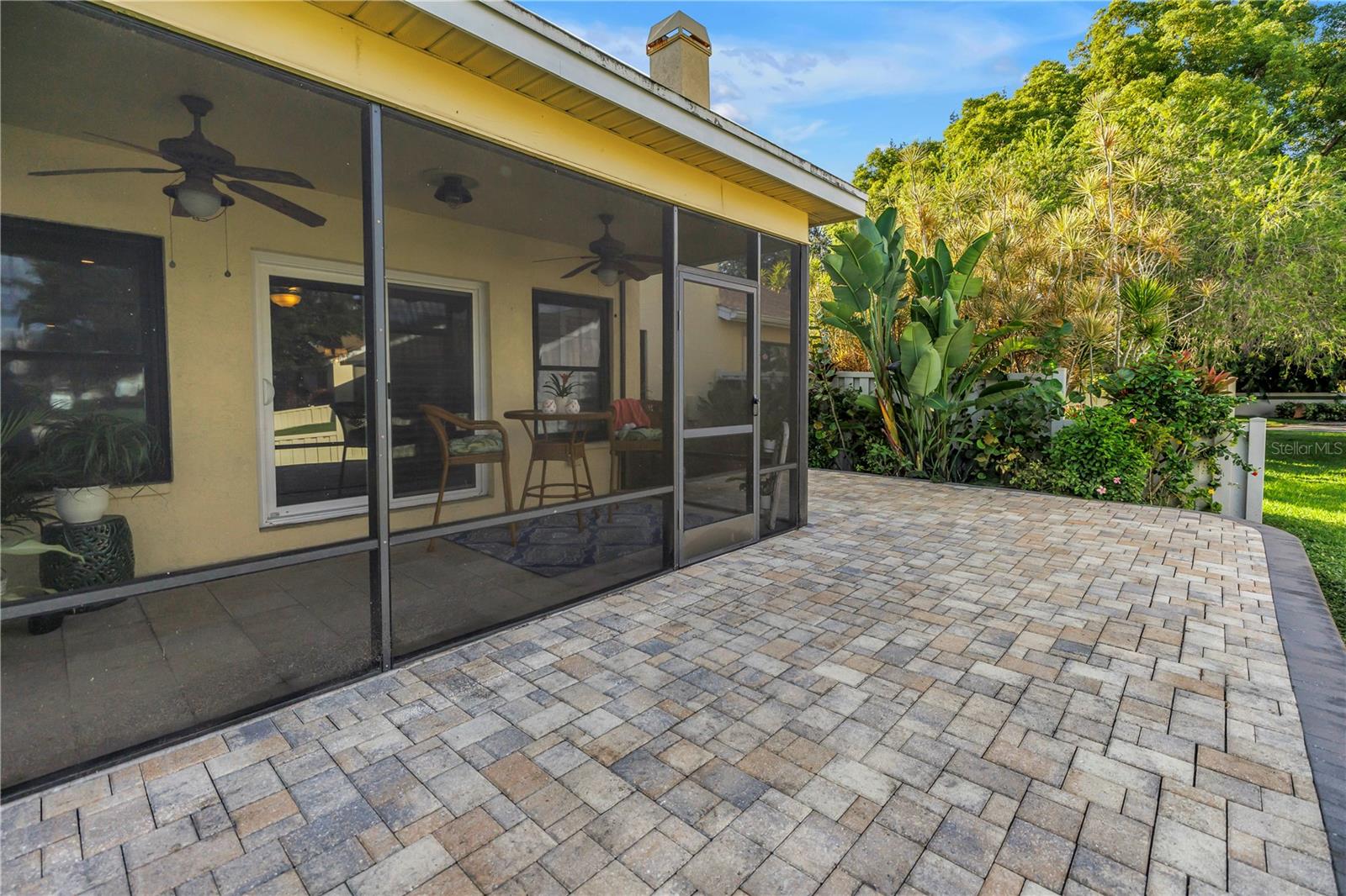 868 GLADES CT NE — photo 36