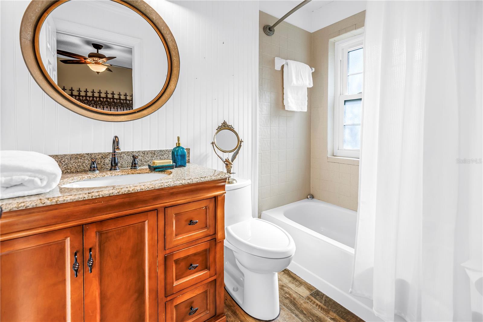 868 GLADES CT NE — photo 31