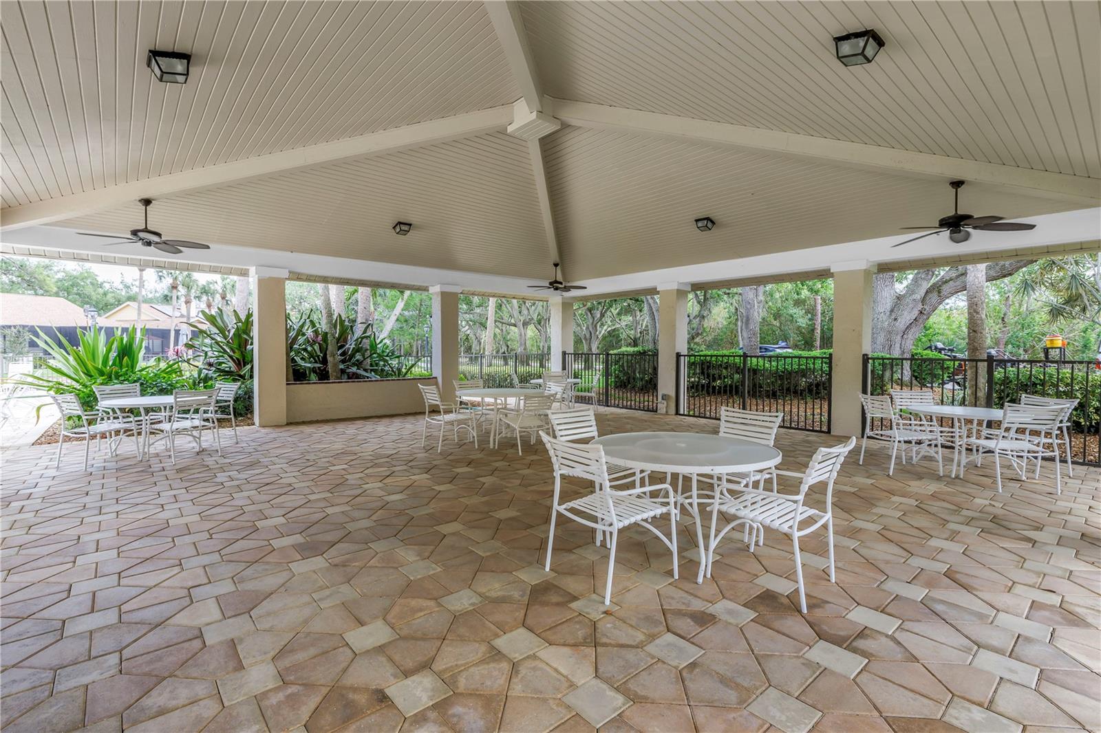 868 GLADES CT NE — photo 46