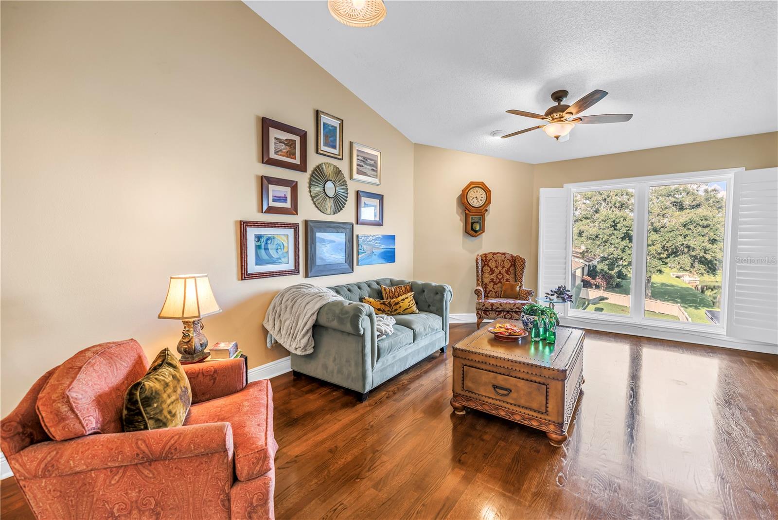 868 GLADES CT NE — photo 9