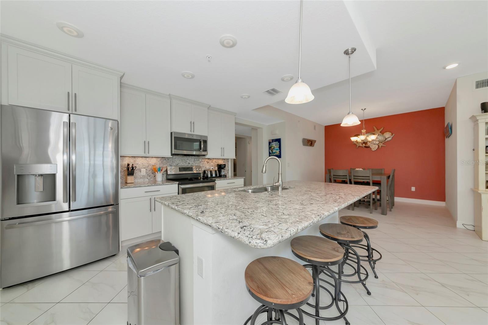 395 ARUBA CIR #203 — photo 10
