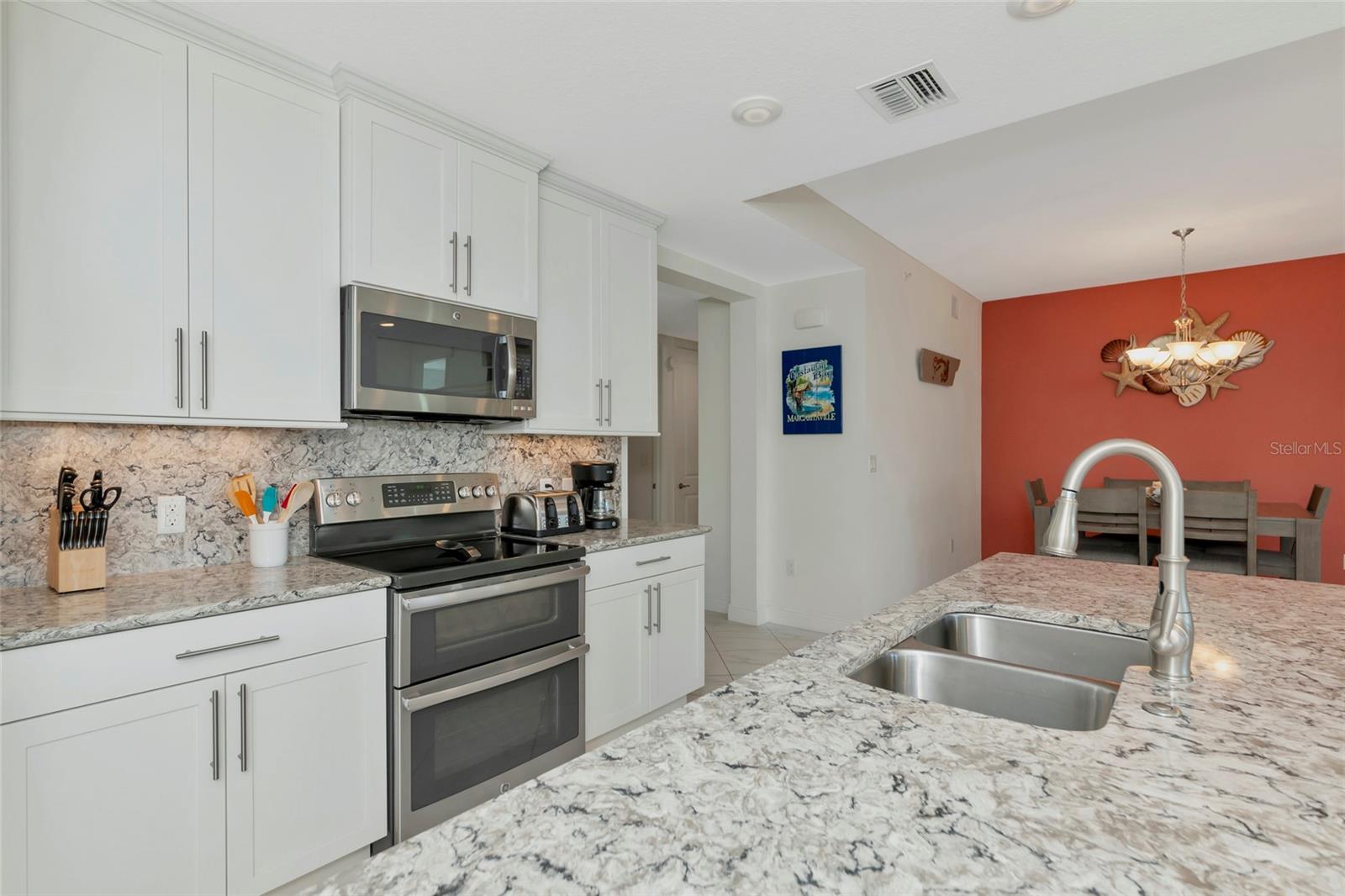 395 ARUBA CIR #203 — photo 14