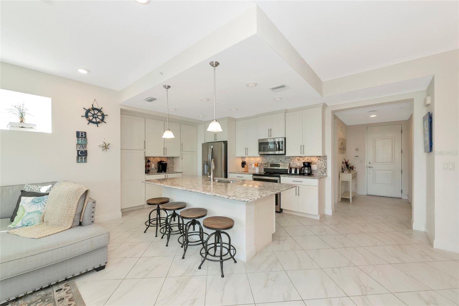 395 ARUBA CIR #203 — photo 8