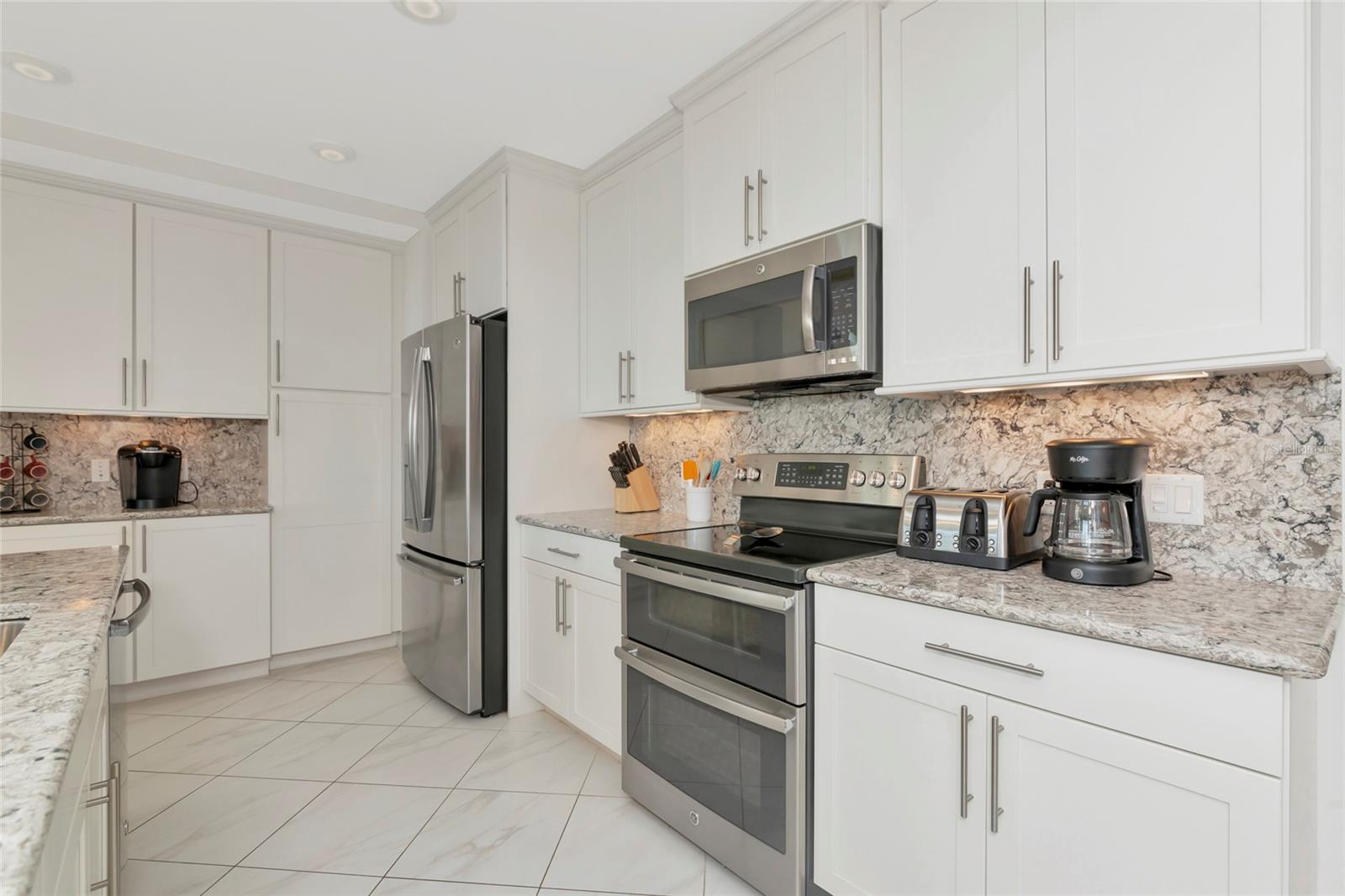 395 ARUBA CIR #203 — photo 12