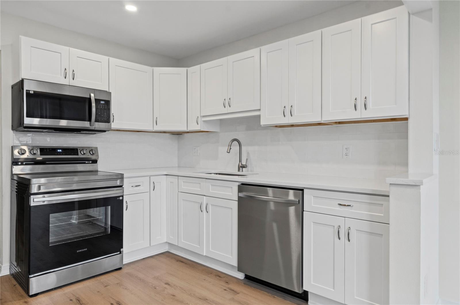 4895 BAY ST NE #109 — photo 4
