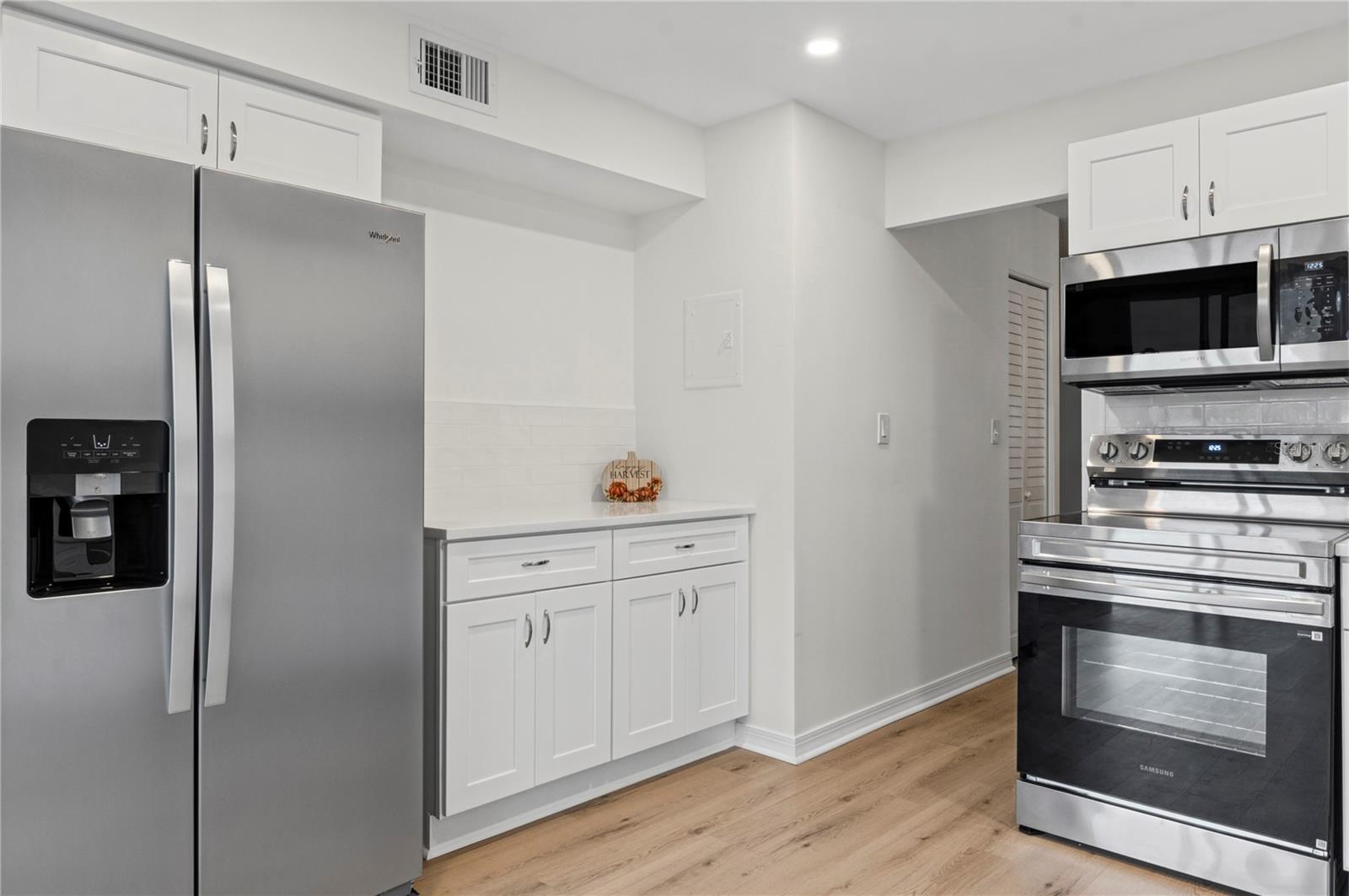 4895 BAY ST NE #109 — photo 3