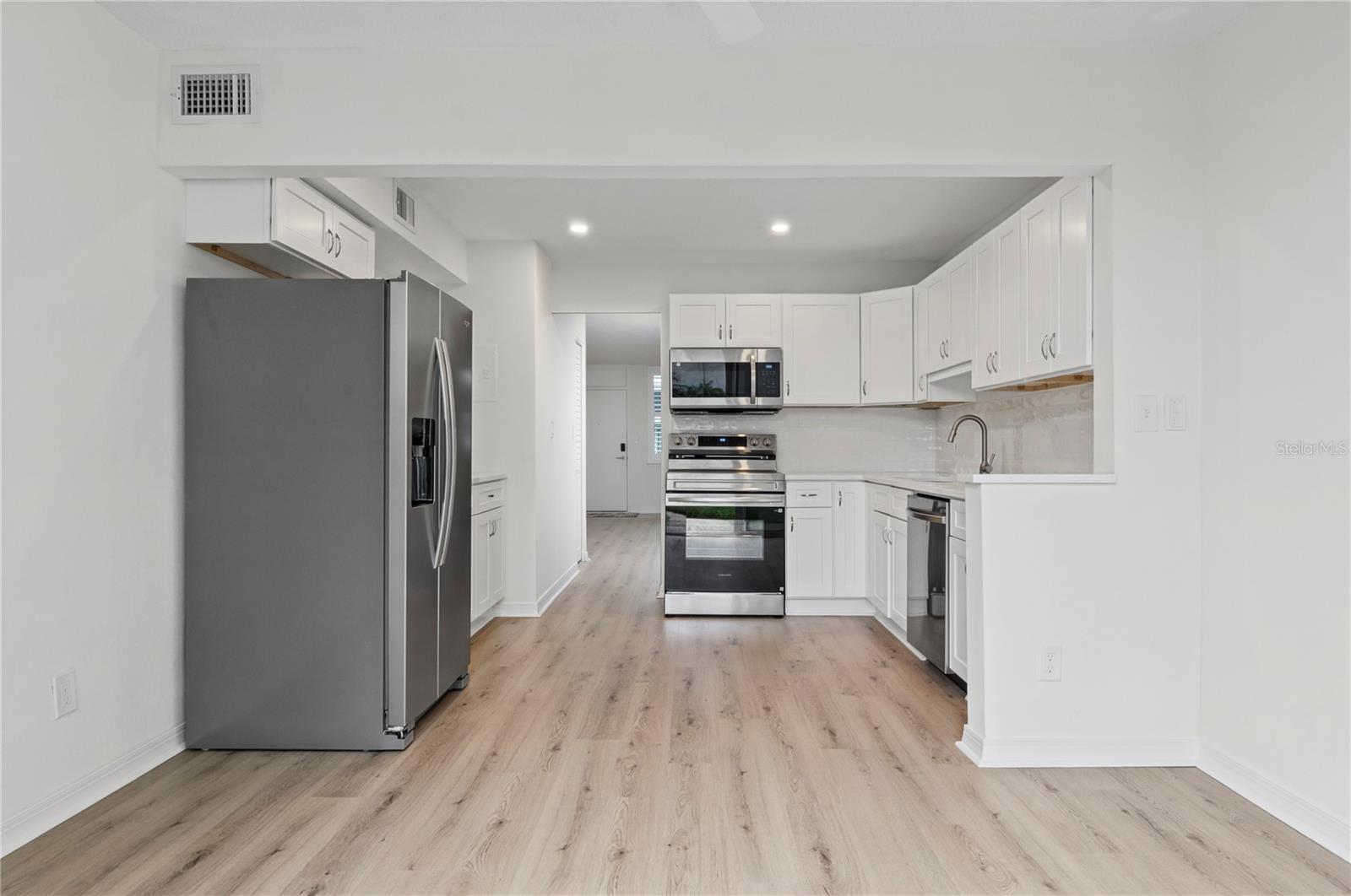 4895 BAY ST NE #109 — photo 5