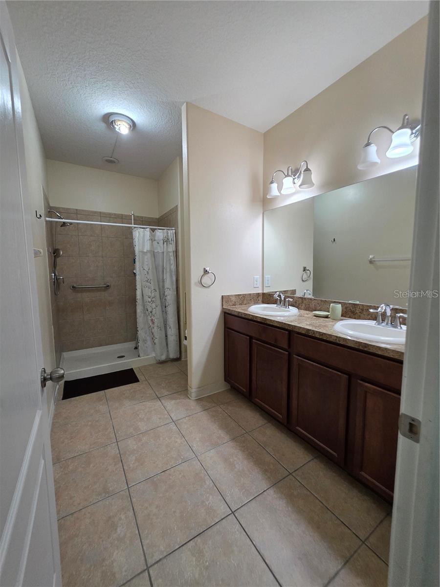 37611 GEORGINA TER — photo 23