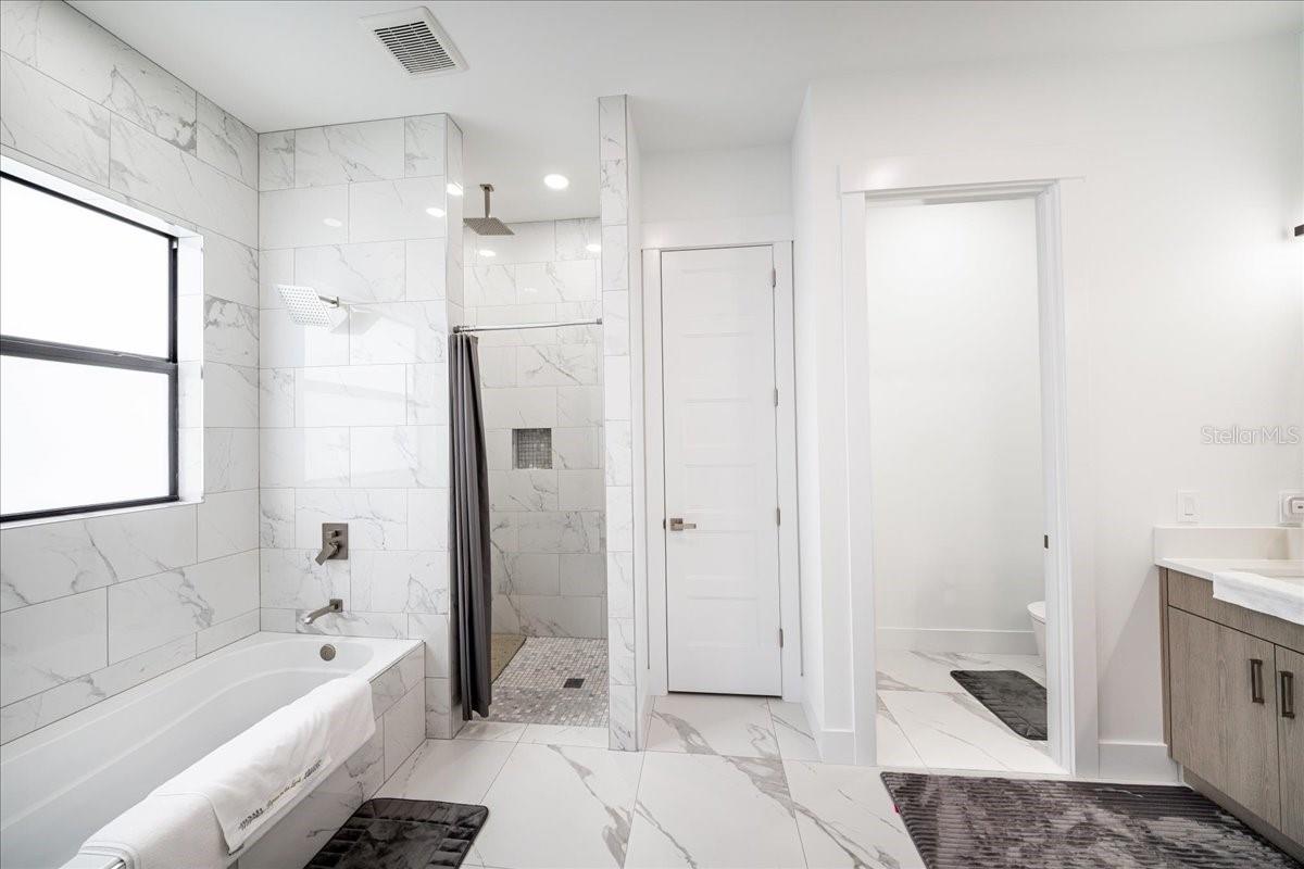498 VENTURA ST — photo 42