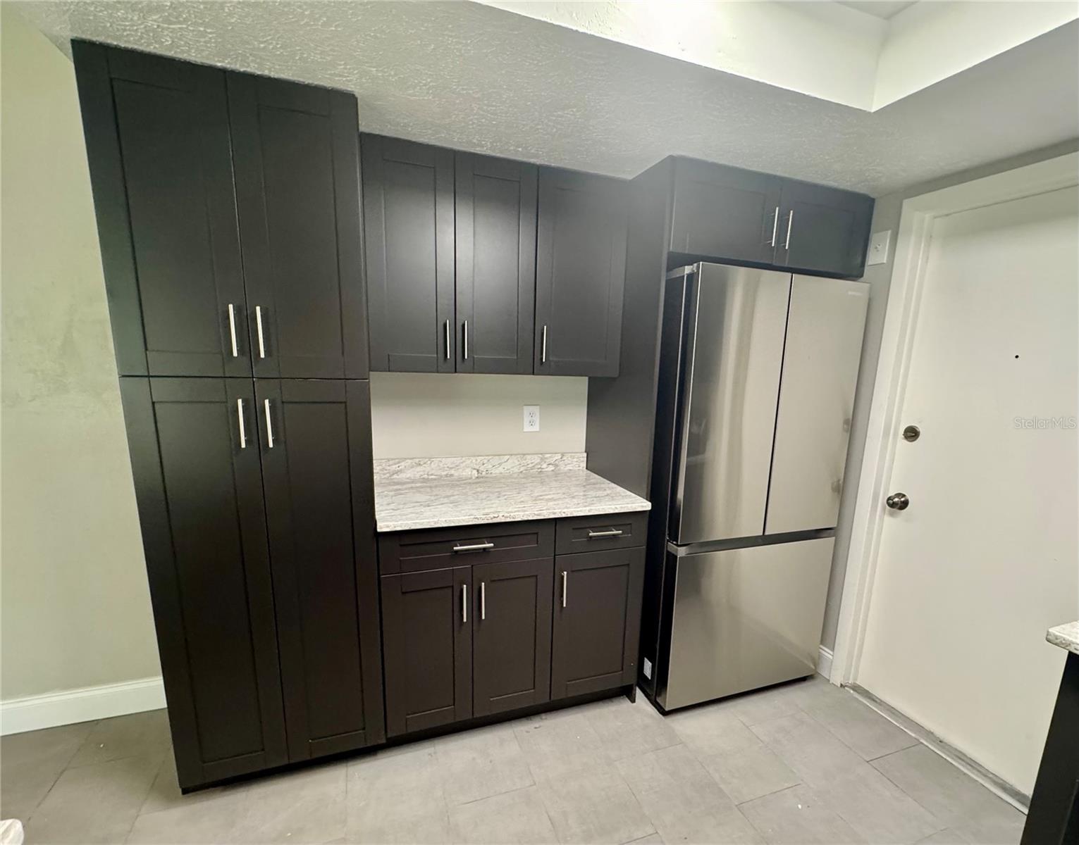 609 AVOCADO DR — photo 4