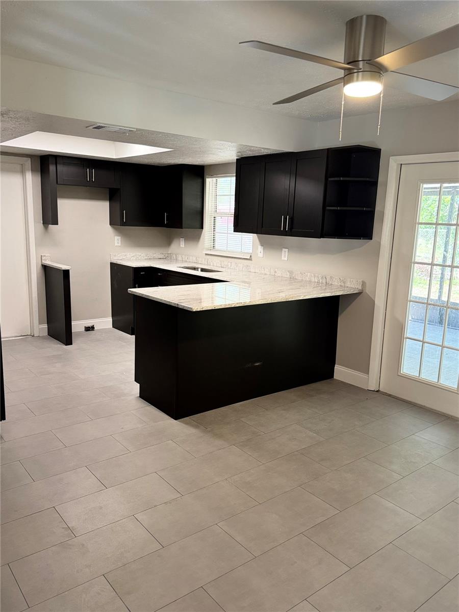 609 AVOCADO DR — photo 3