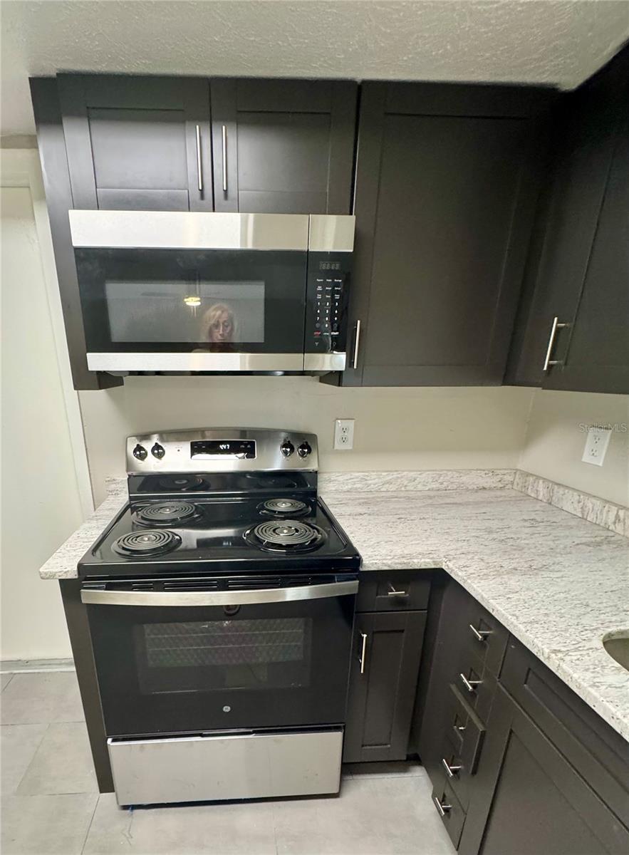 609 AVOCADO DR — photo 5