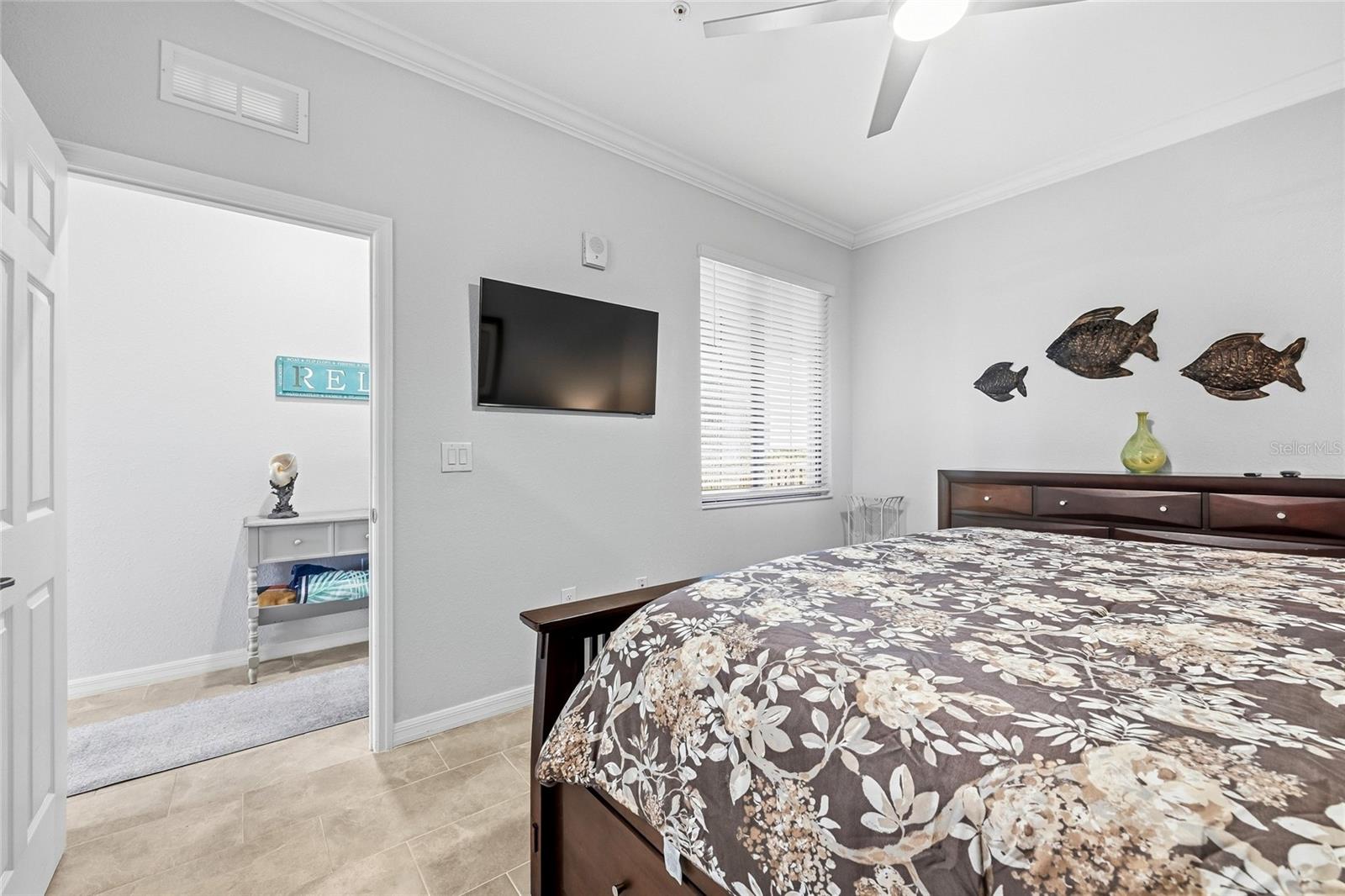 18008 GAWTHROP DR #402 — photo 19