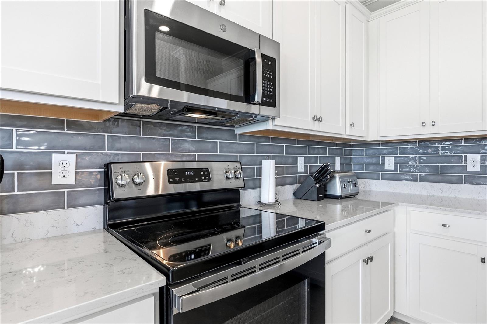 18008 GAWTHROP DR #402 — photo 11