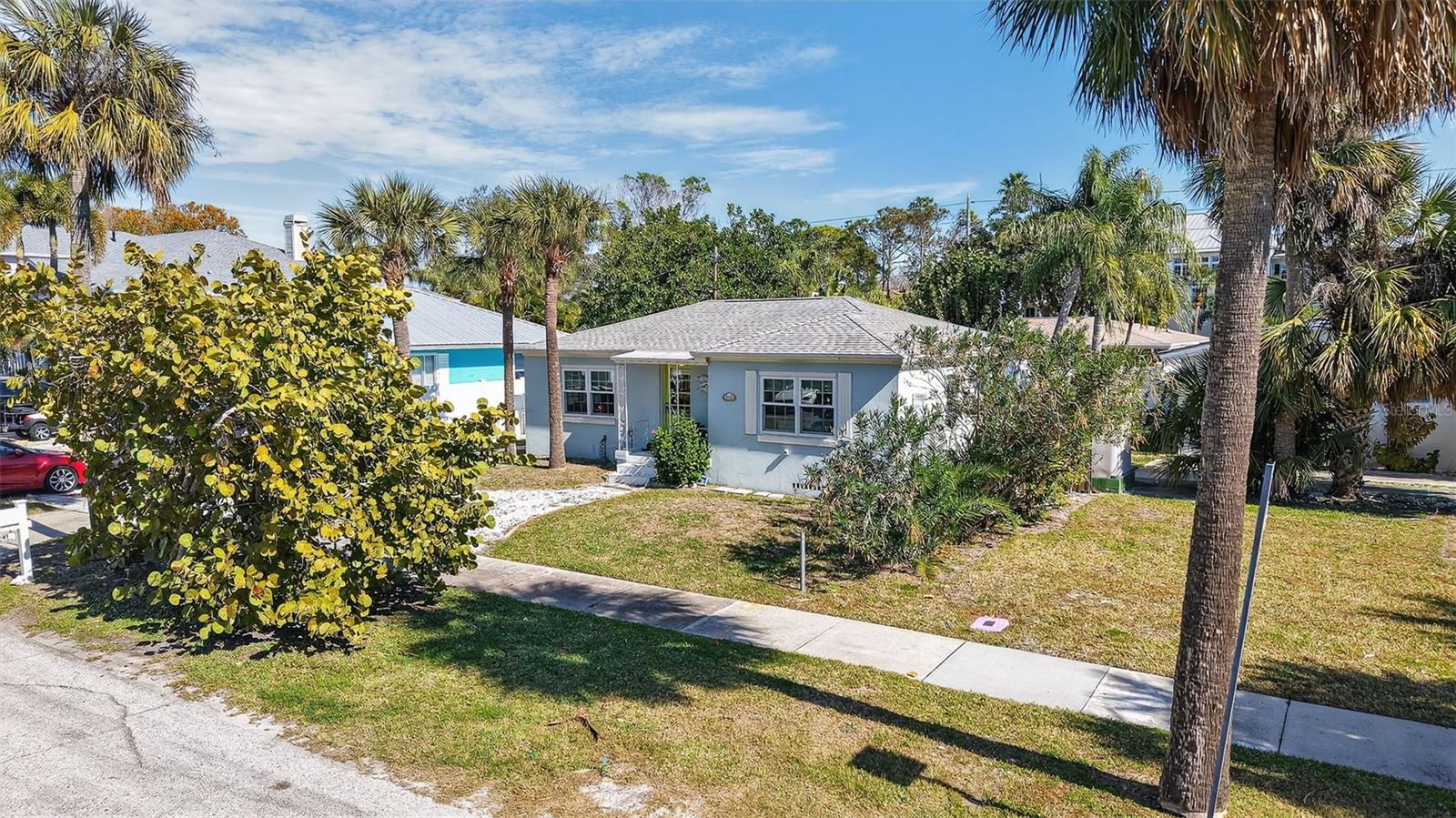 741 LANTANA AVE — photo 32
