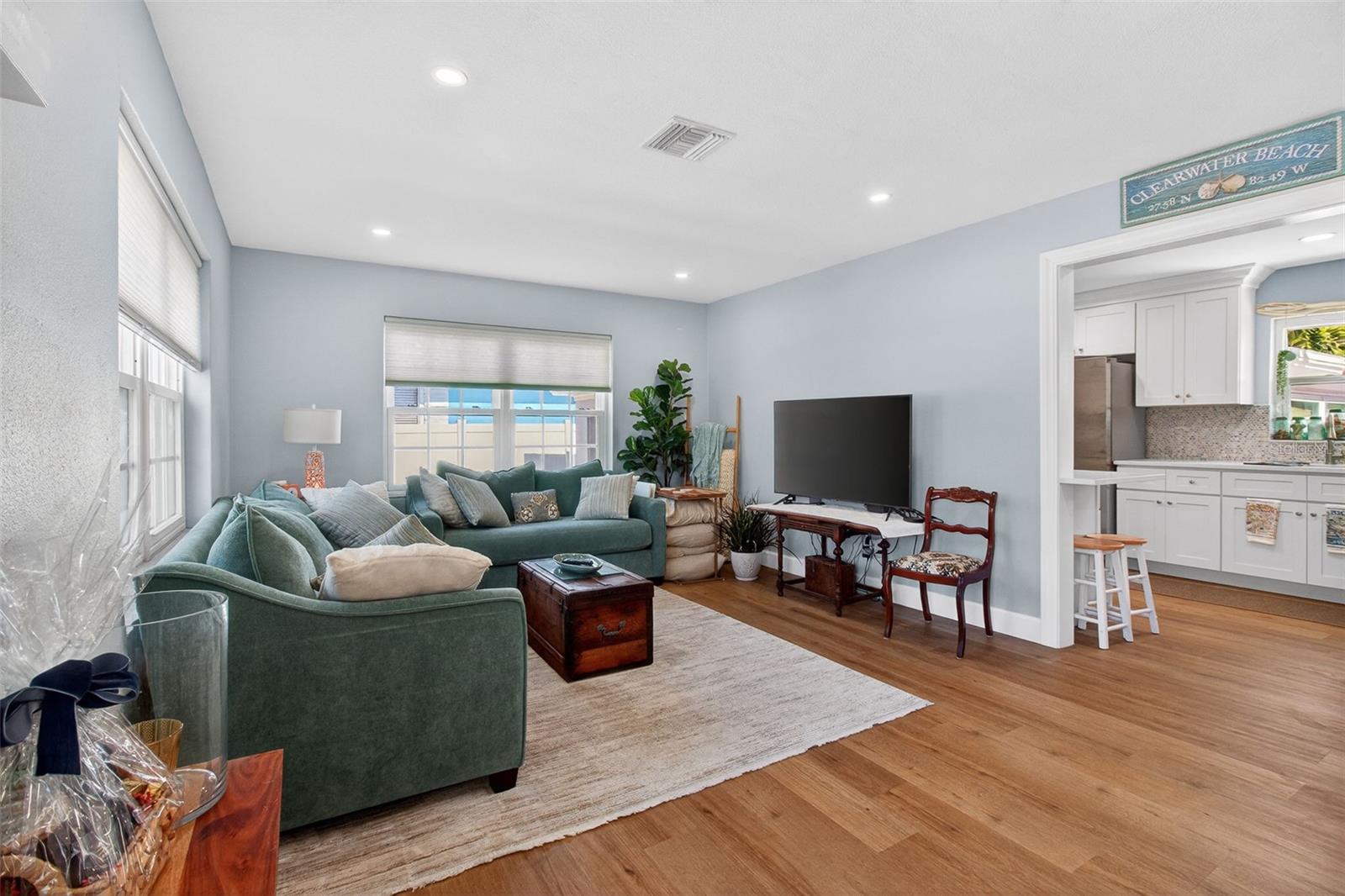 741 LANTANA AVE — photo 4
