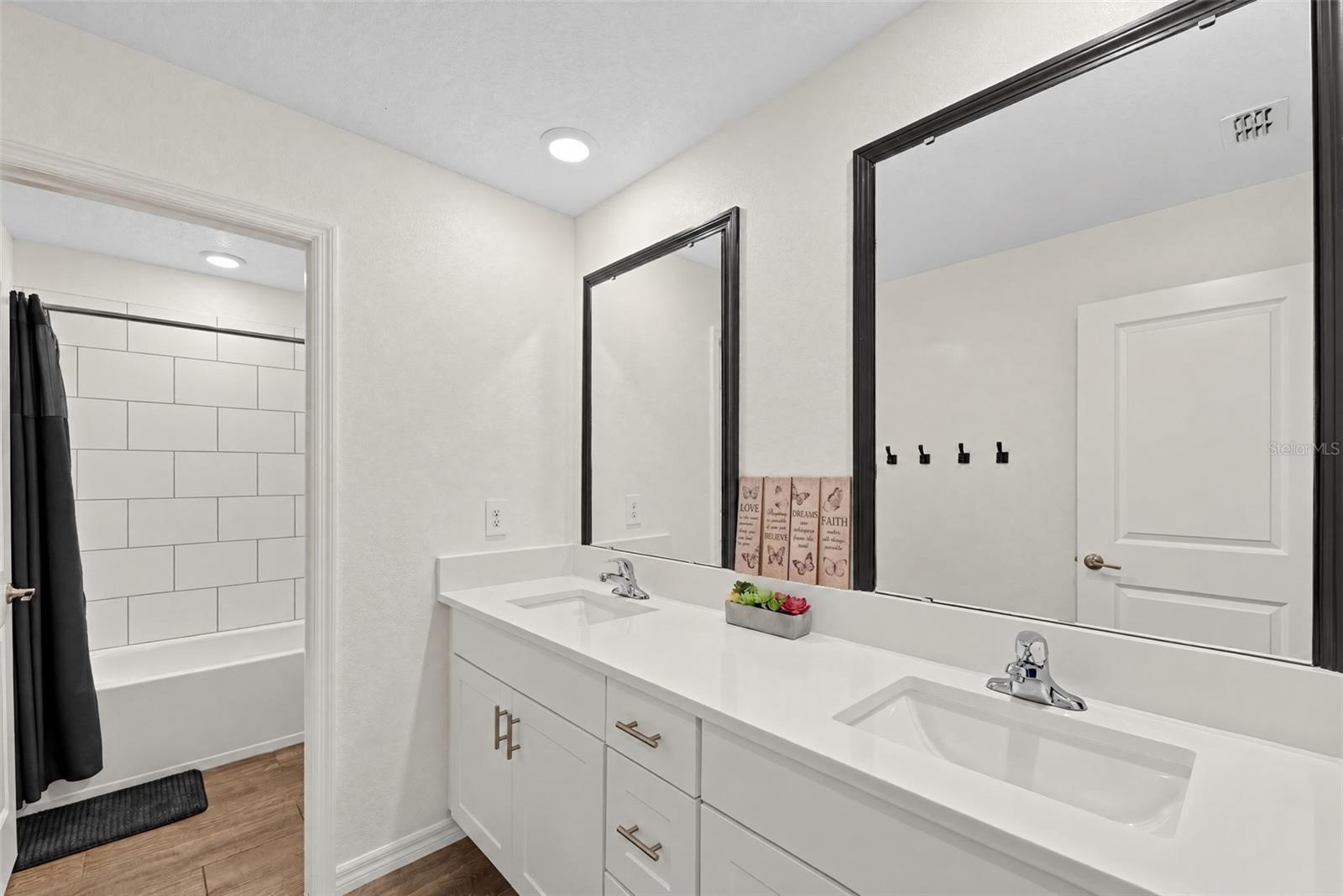 4974 EAGLE ROCK DR — photo 23