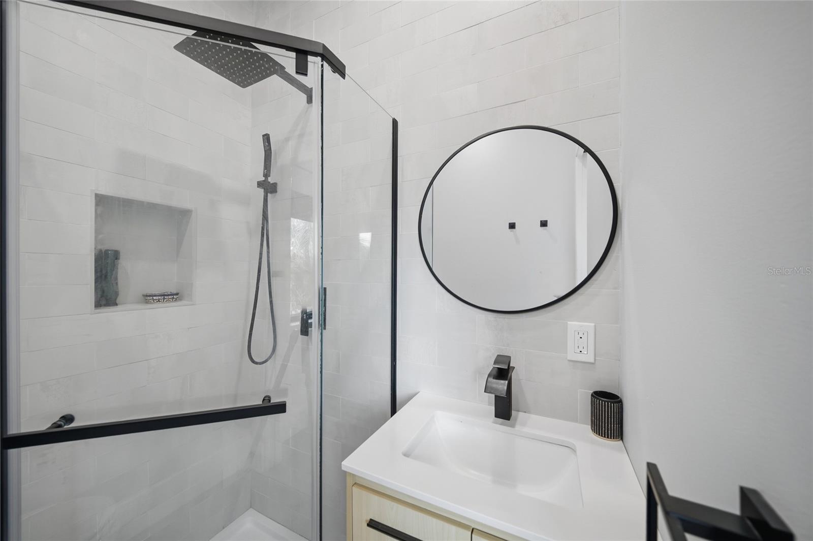 2476 FLOYD ST — photo 43
