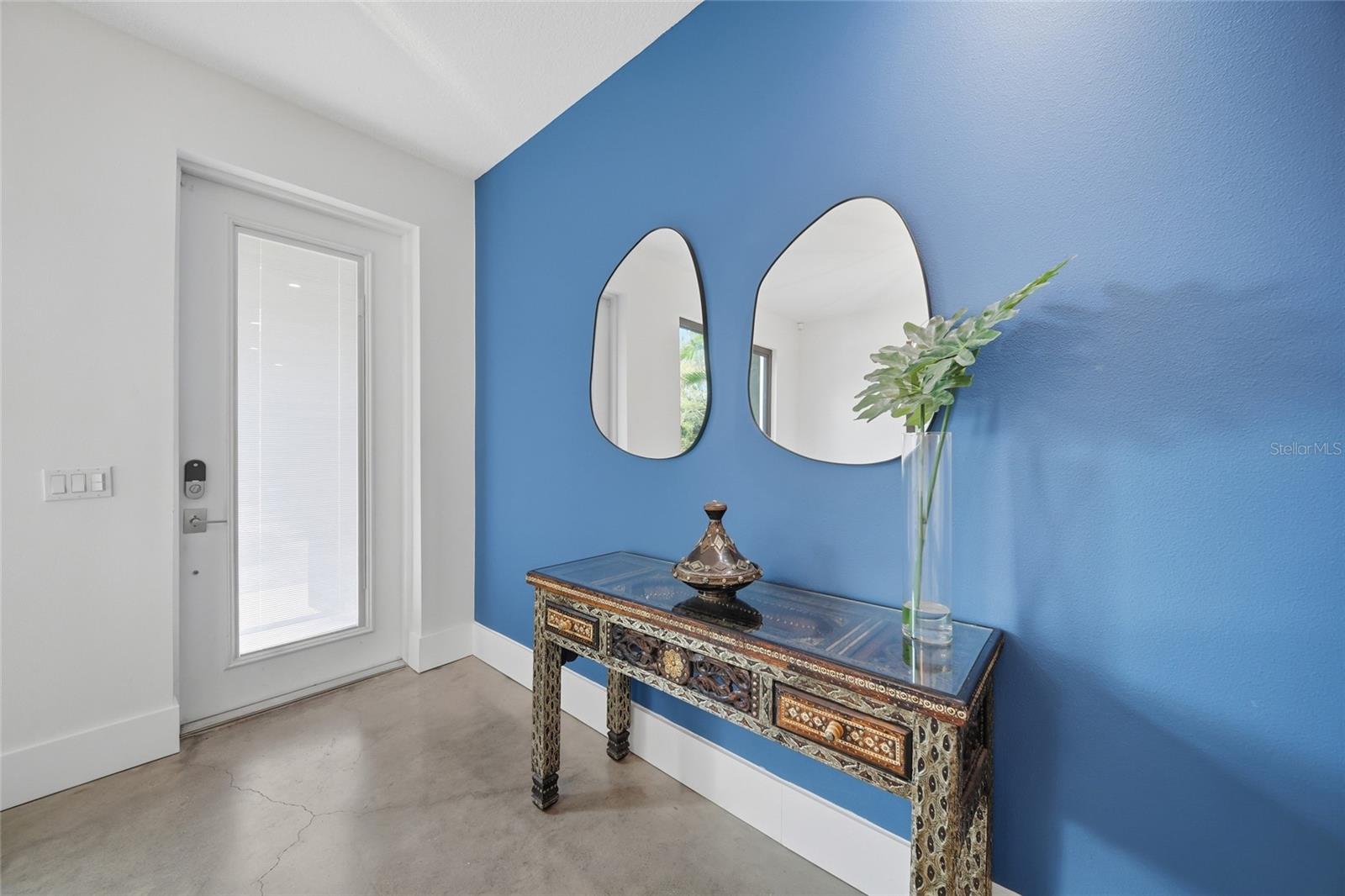 2476 FLOYD ST — photo 4