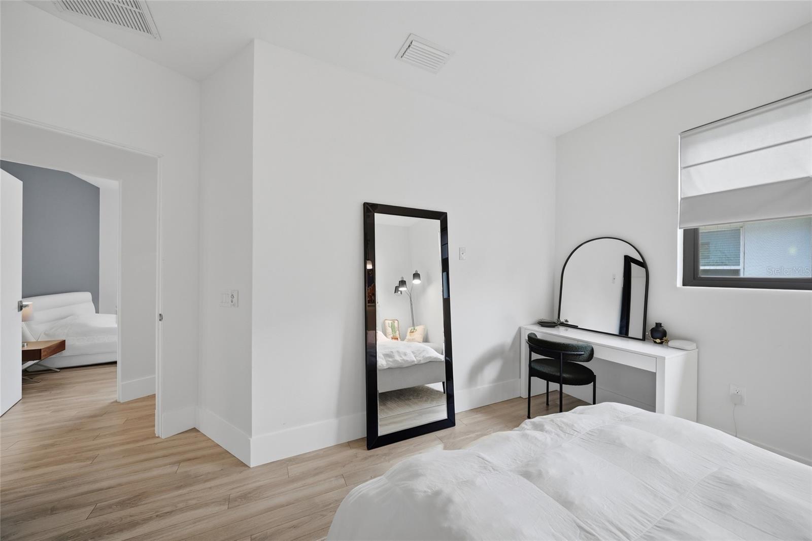 2476 FLOYD ST — photo 39