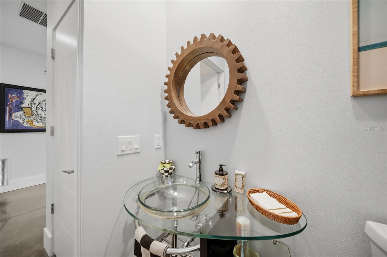 2476 FLOYD ST — photo 40