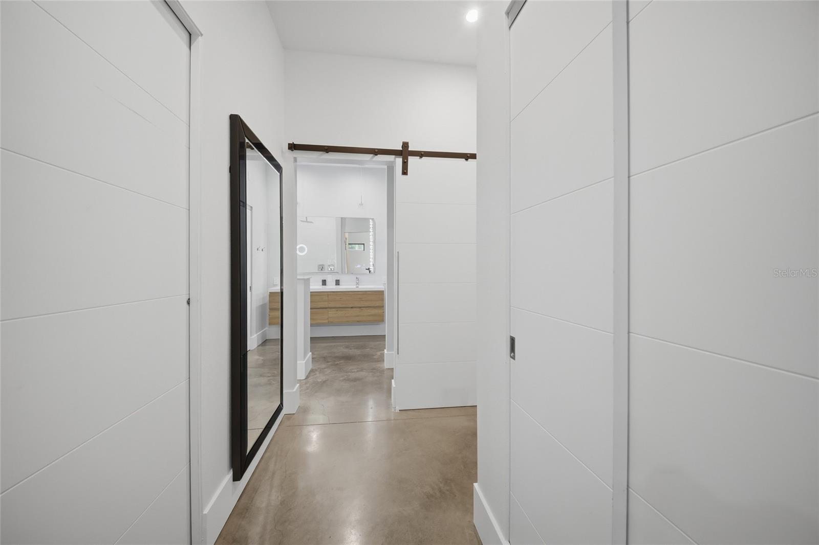 2476 FLOYD ST — photo 14