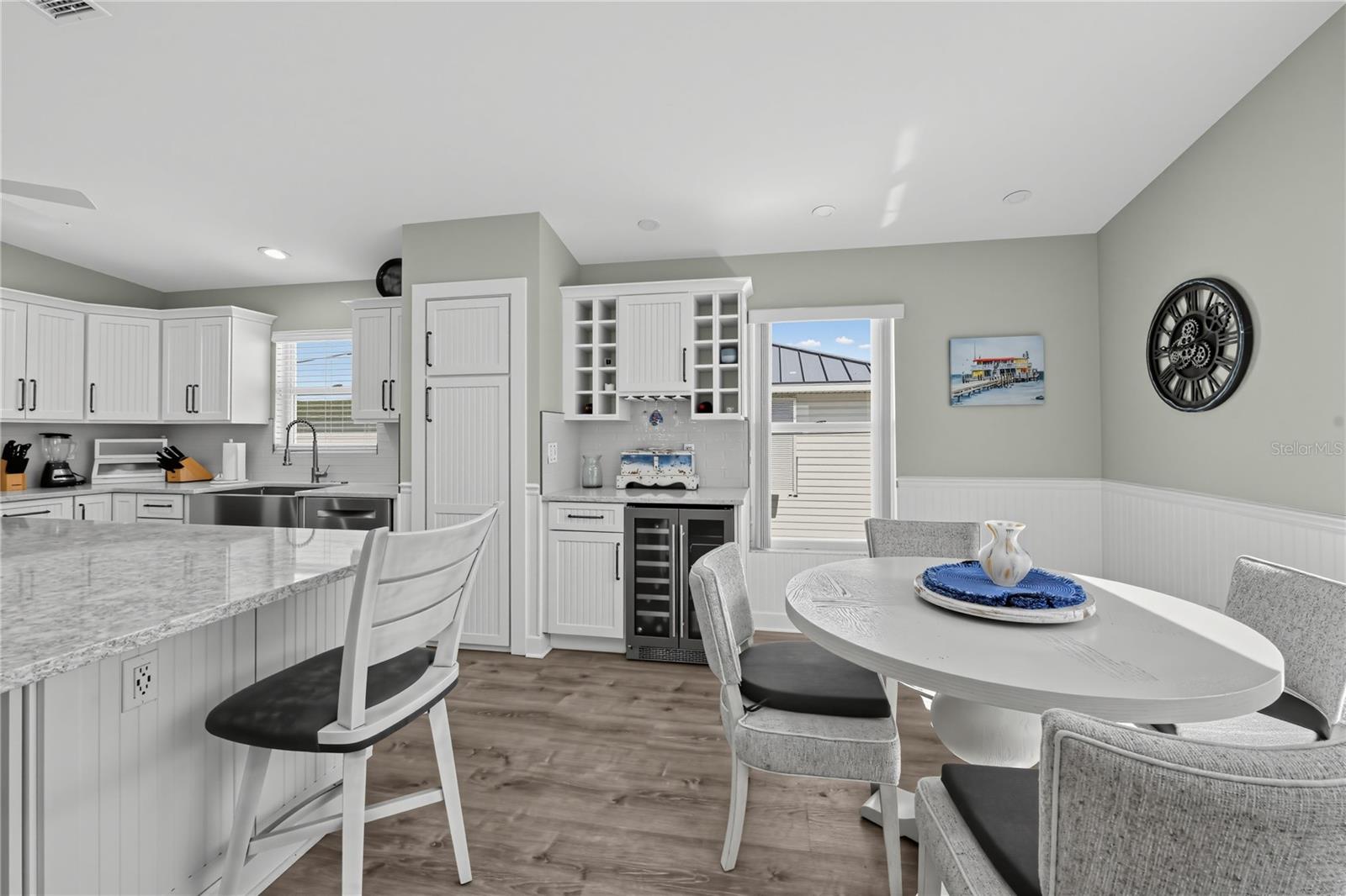 264 S HARBOR DR — photo 8