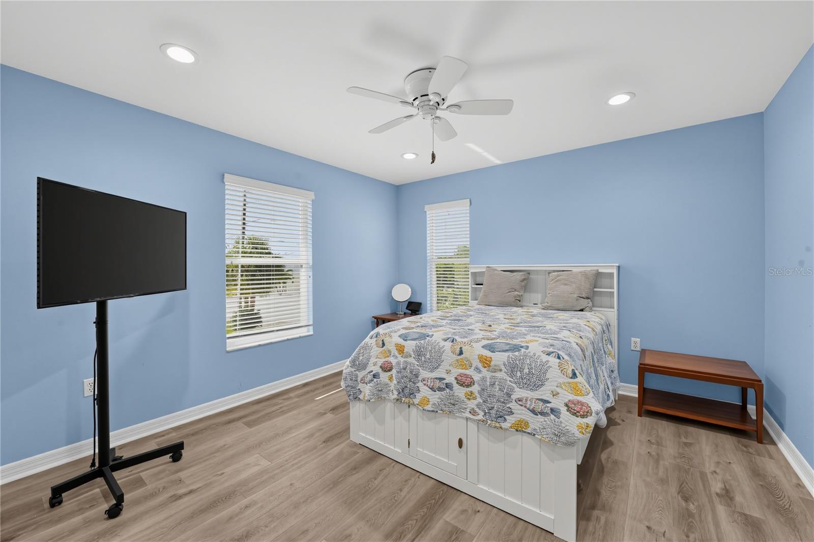 264 S HARBOR DR — photo 18