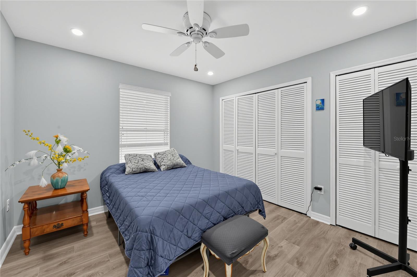 264 S HARBOR DR — photo 15