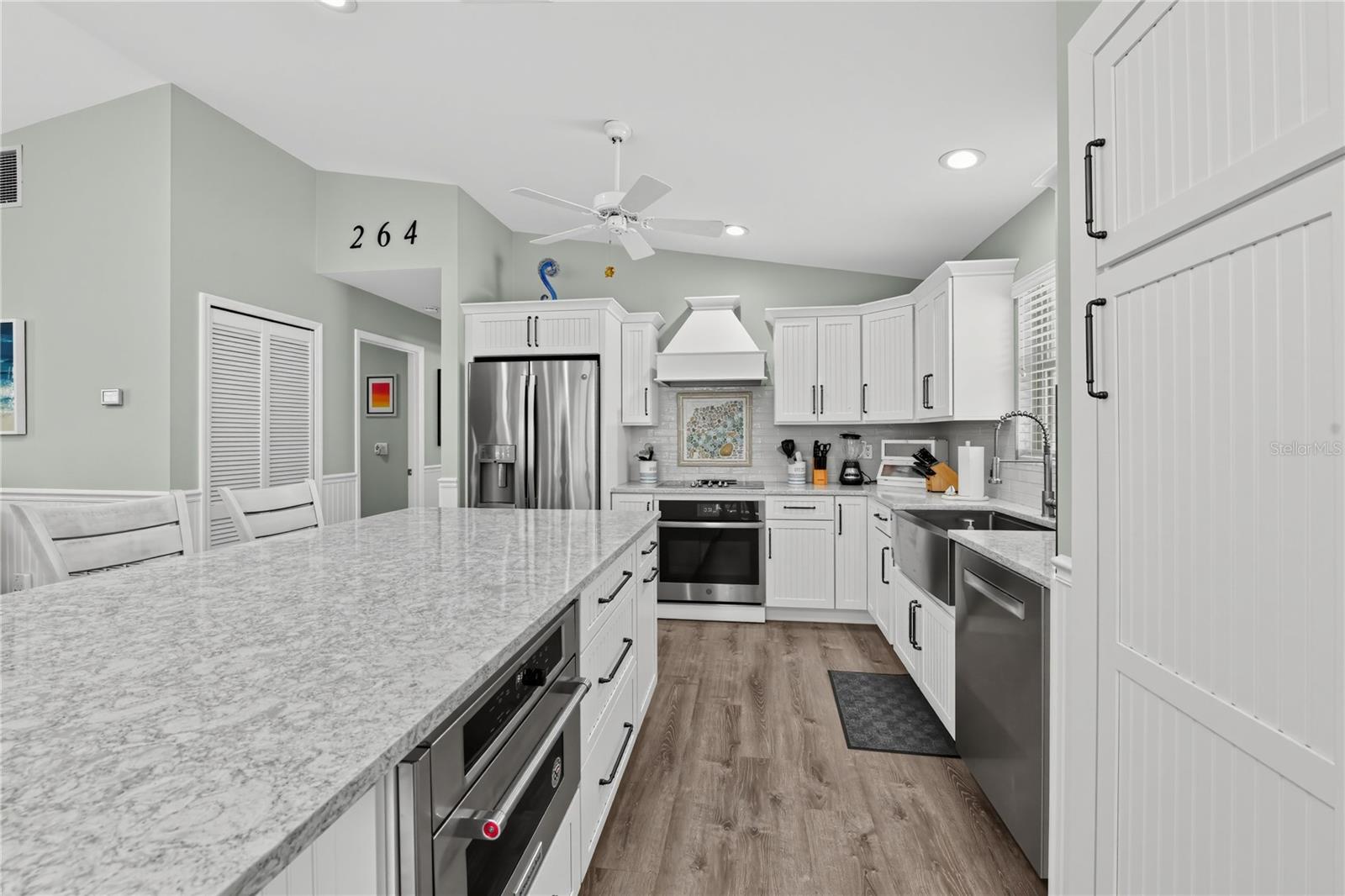 264 S HARBOR DR — photo 7