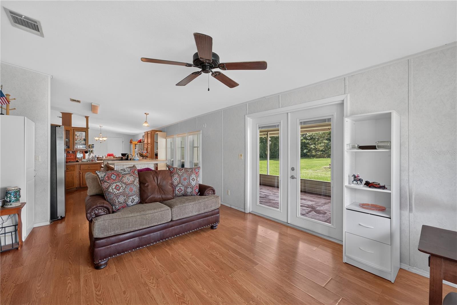 8425 HEATHER DR — photo 15