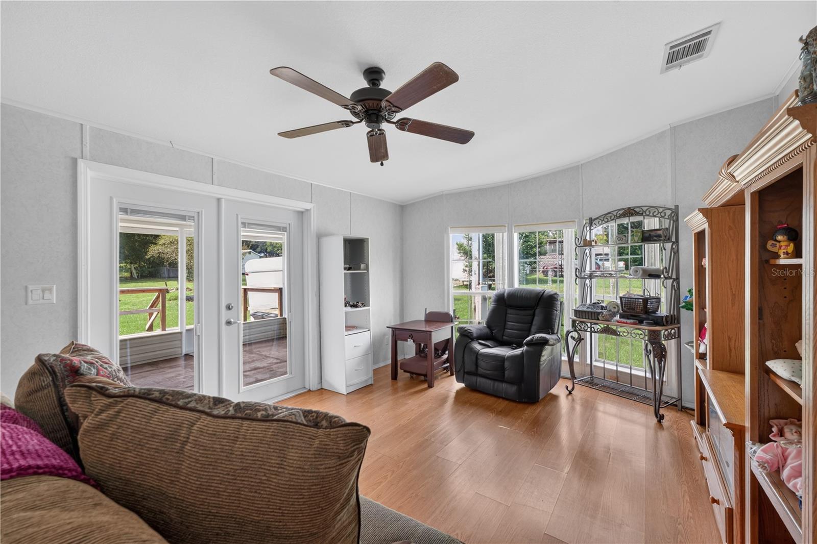 8425 HEATHER DR — photo 13