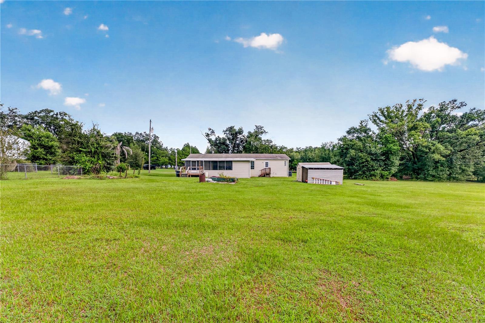 8425 HEATHER DR — photo 37