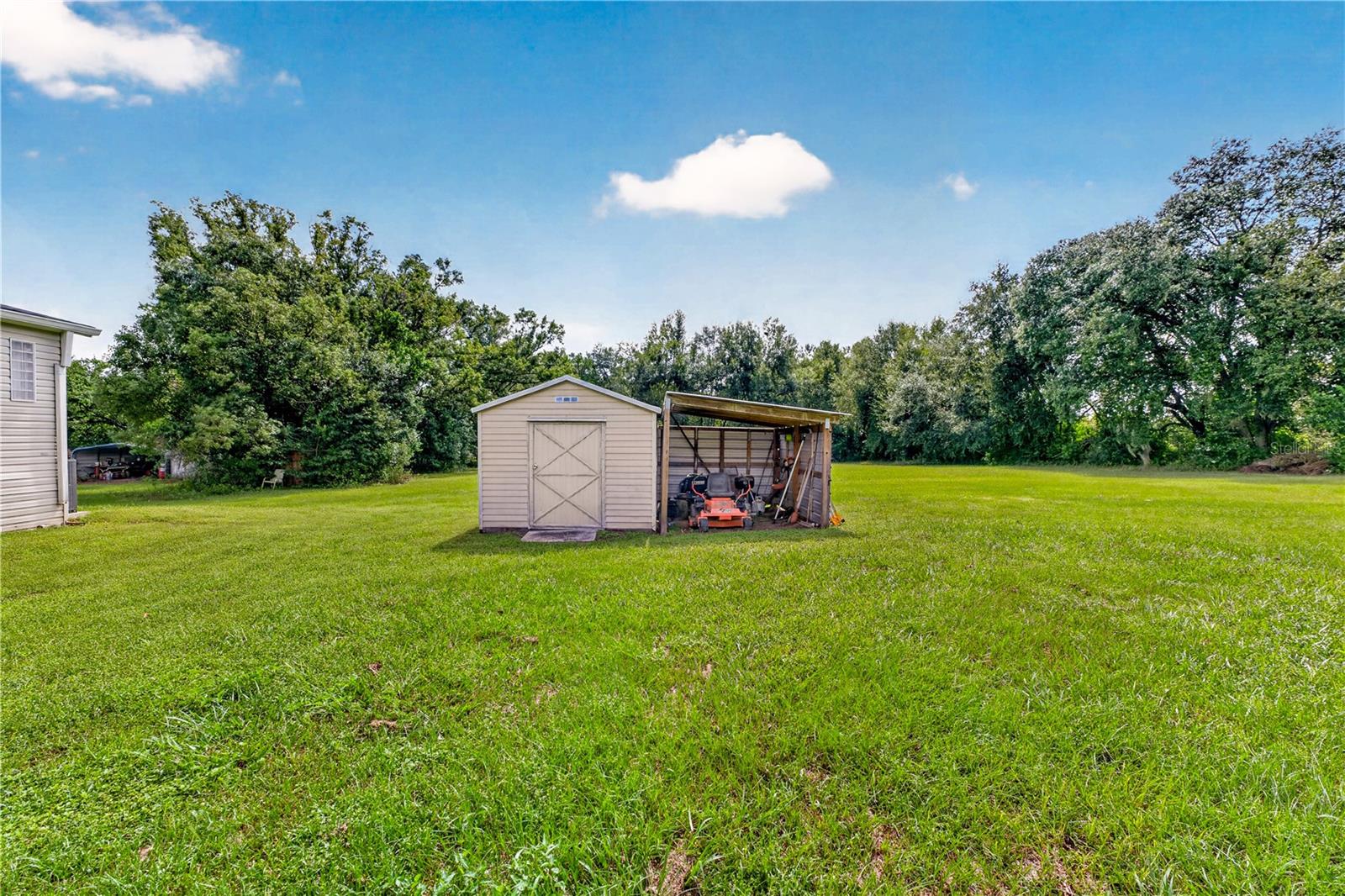 8425 HEATHER DR — photo 35