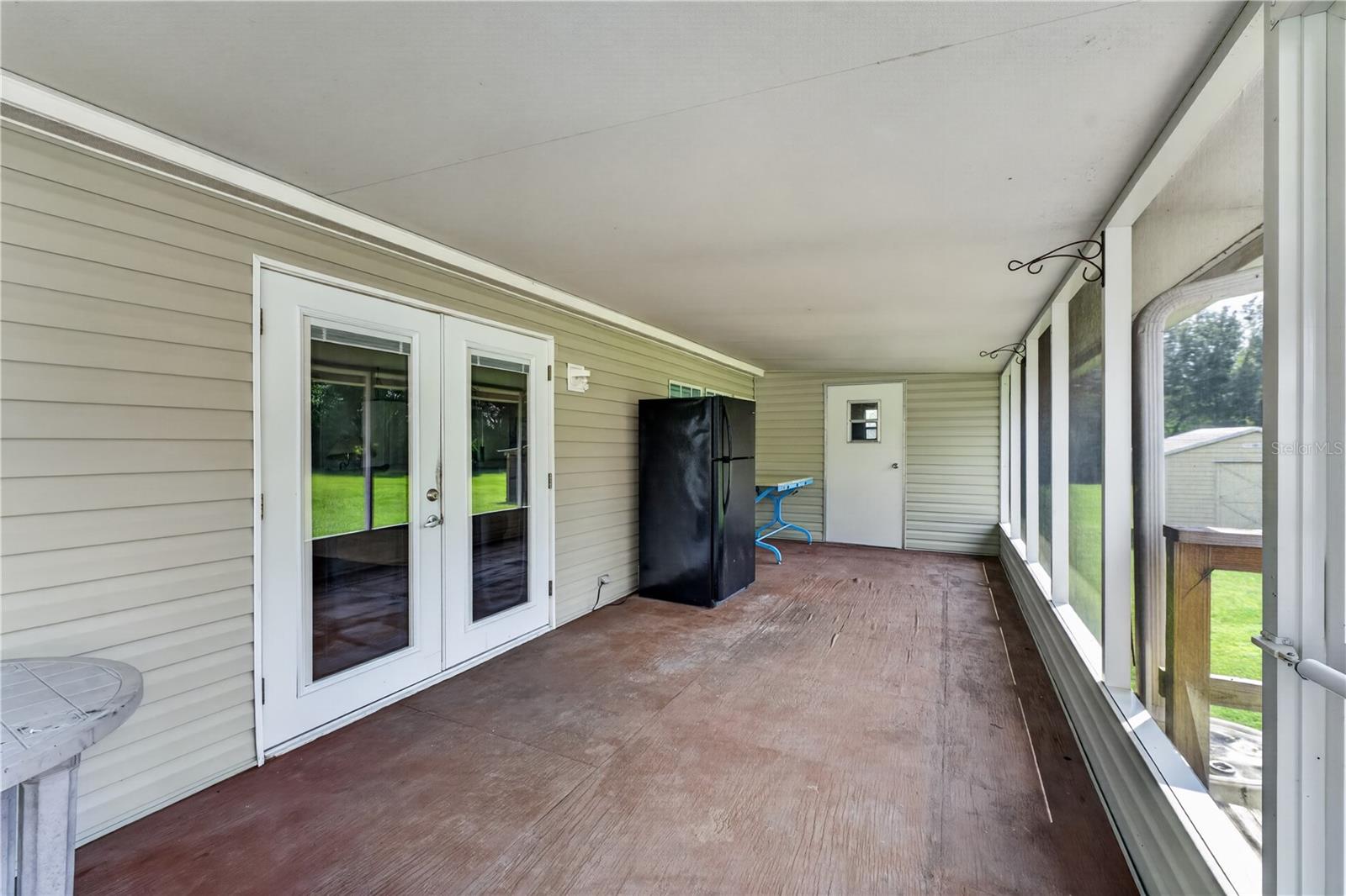 8425 HEATHER DR — photo 32