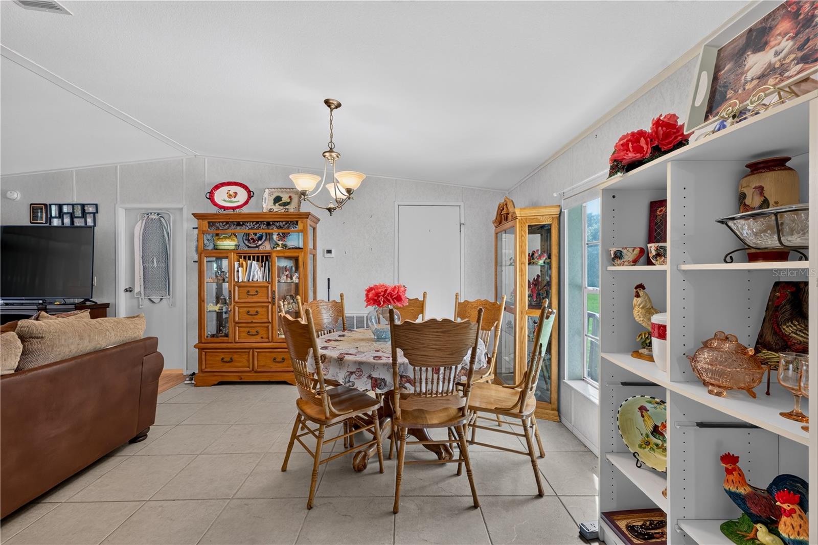 8425 HEATHER DR — photo 19