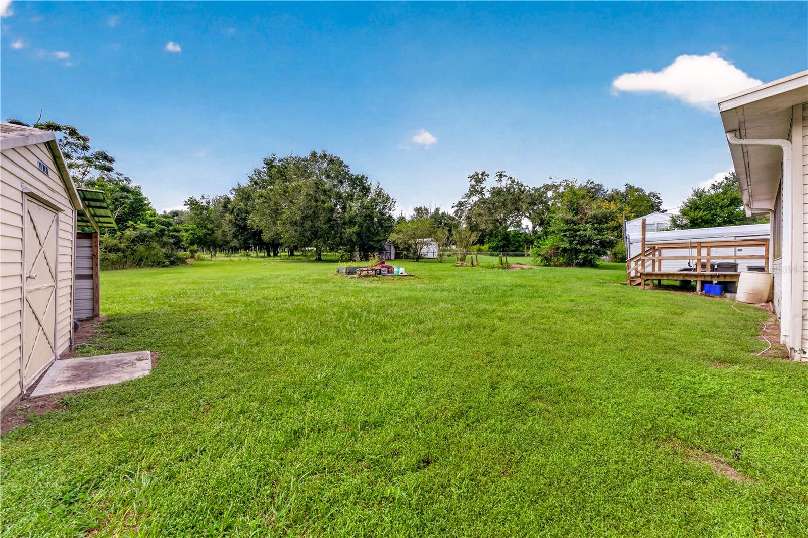 8425 HEATHER DR — photo 36