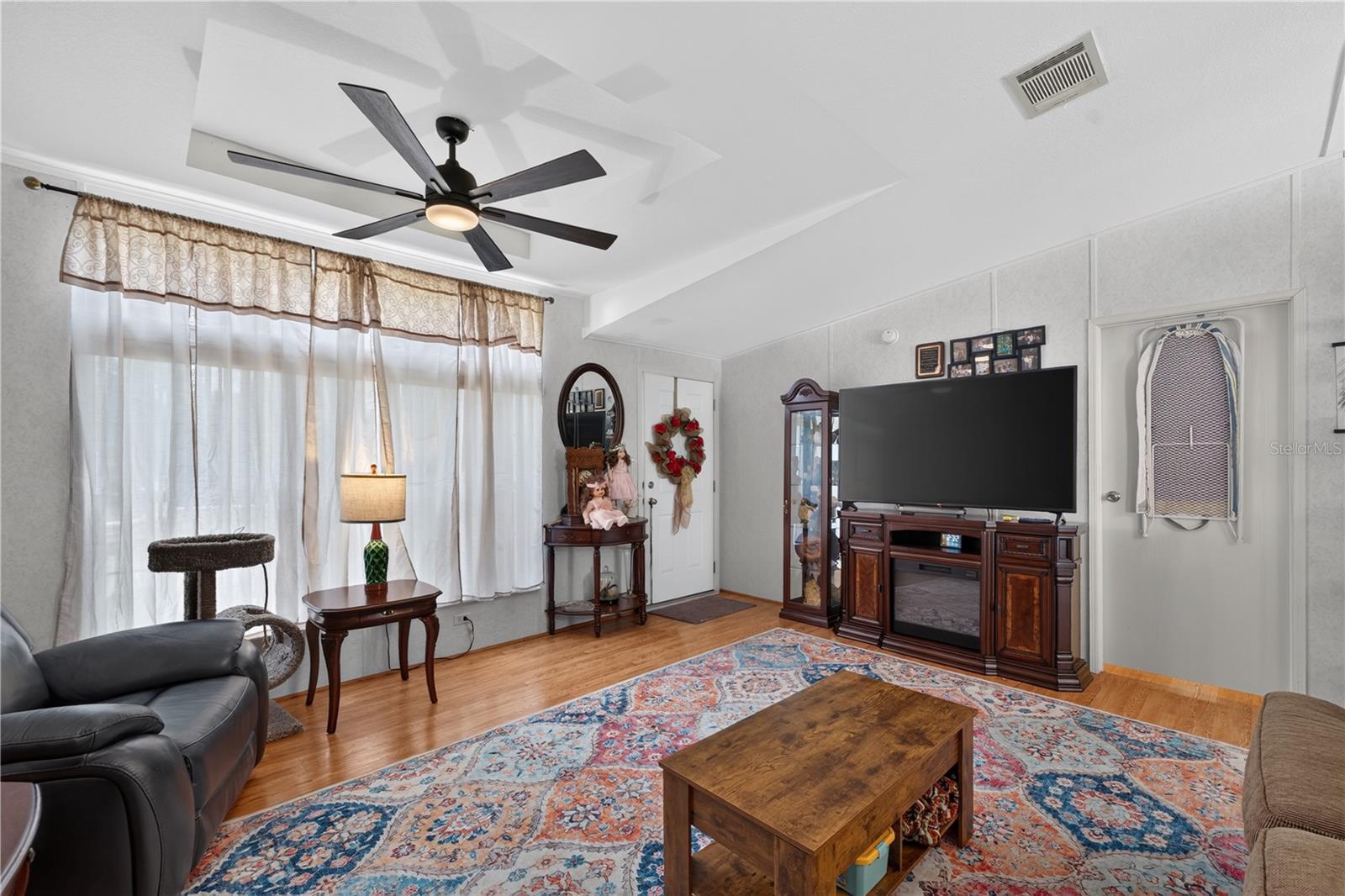 8425 HEATHER DR — photo 11