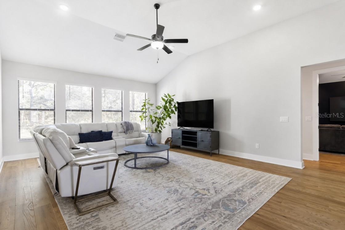 17000 NOKOTA AVE — photo 12