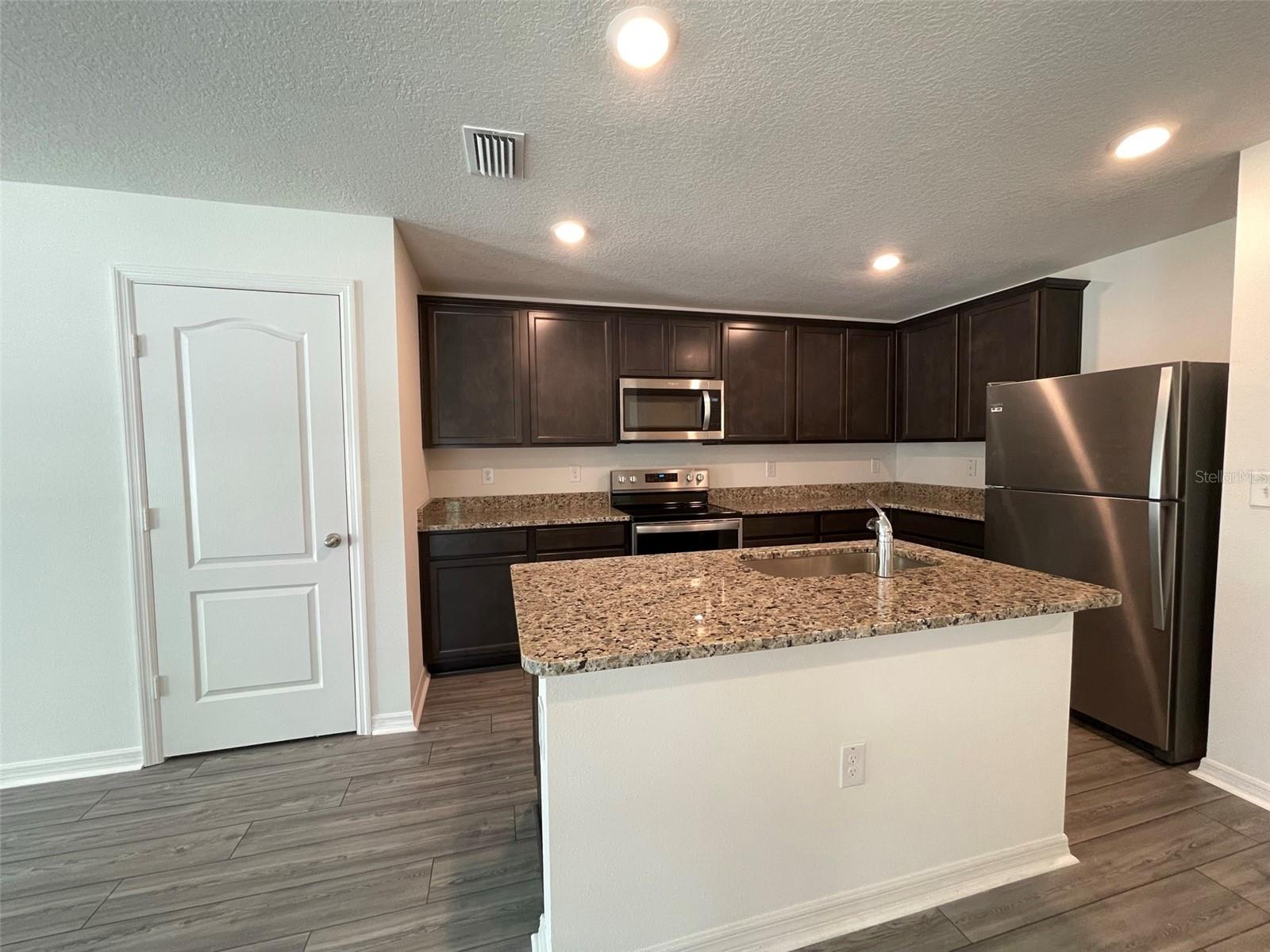 5230 NEW FRIENDSHIP PL — photo 4