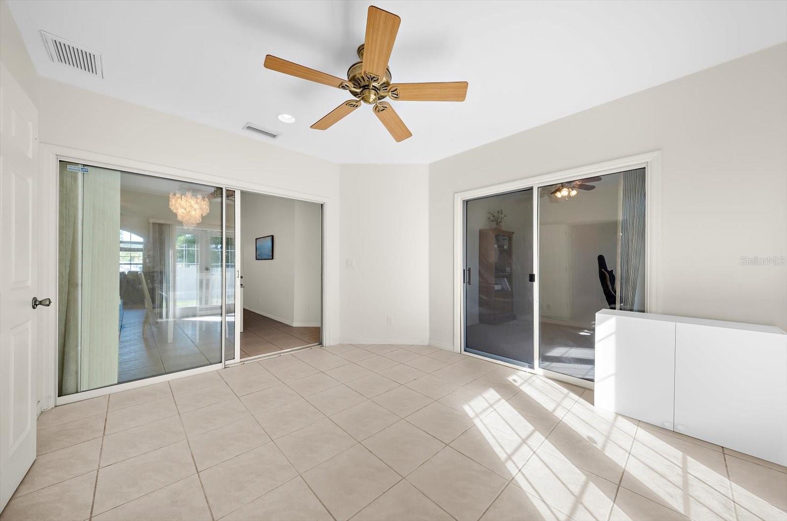 217 SAN CARLOS AVE — photo 32