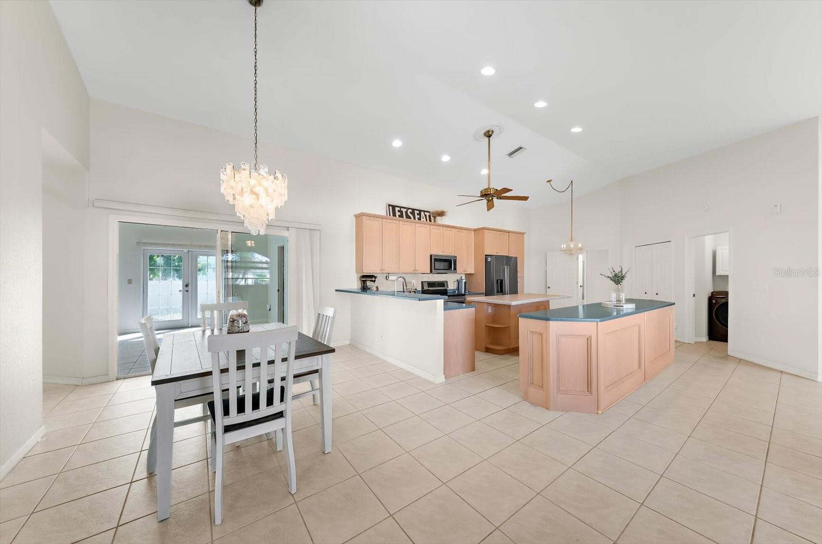217 SAN CARLOS AVE — photo 13