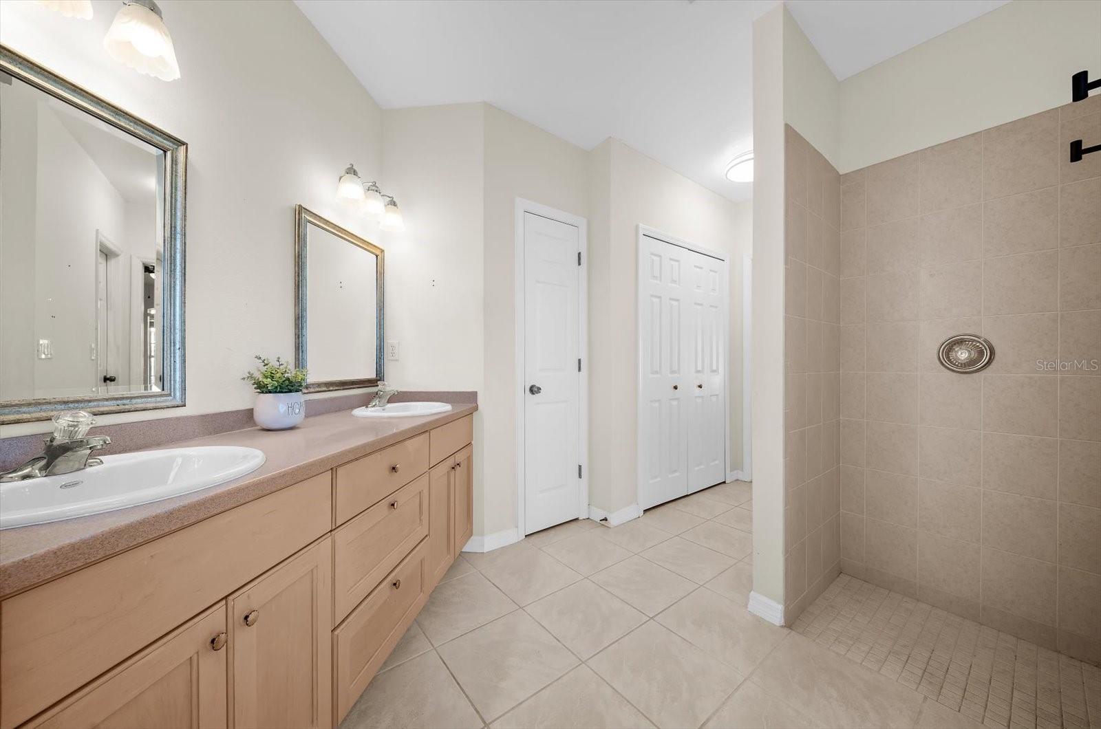 217 SAN CARLOS AVE — photo 44