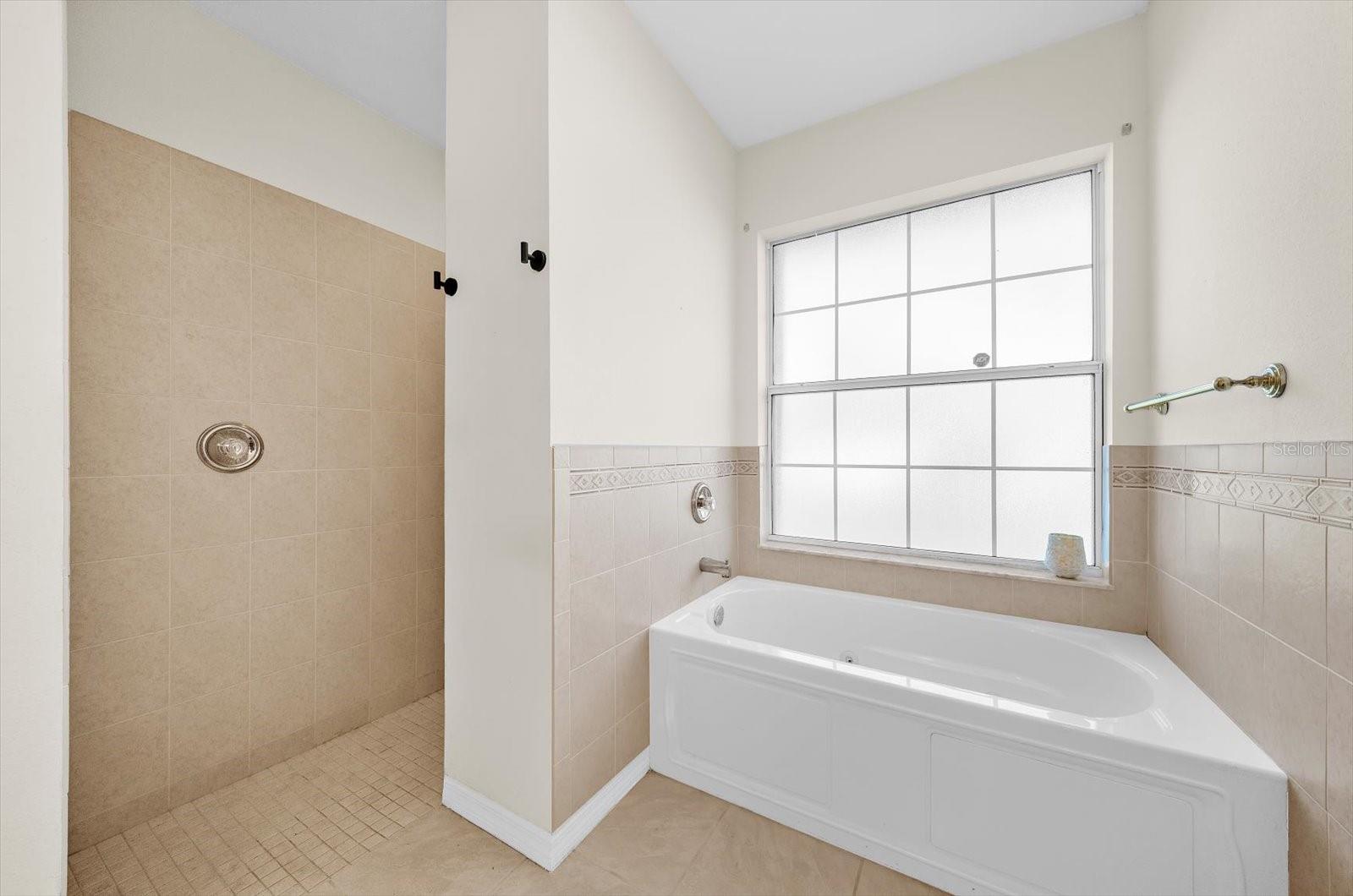 217 SAN CARLOS AVE — photo 42