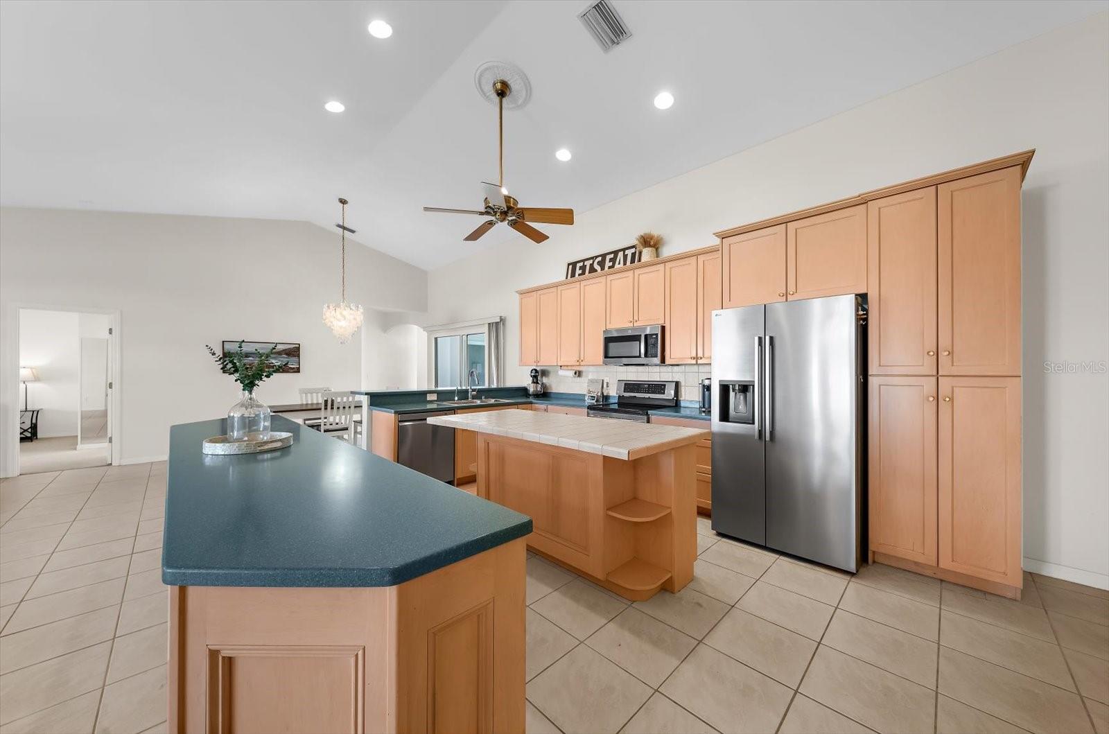 217 SAN CARLOS AVE — photo 5