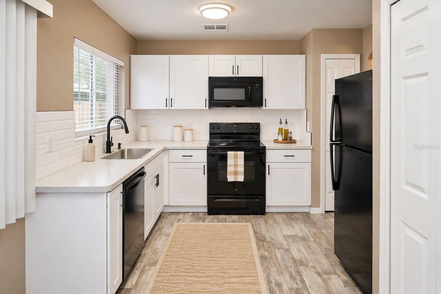 3106 PINE TOP DR — photo 9