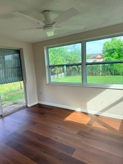 7323 OAK CREST DR — photo 12